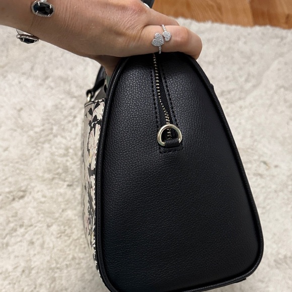 💐NWT Karl Lagerfeld Black and Cream Floral Satchel - Picture 4 of 11